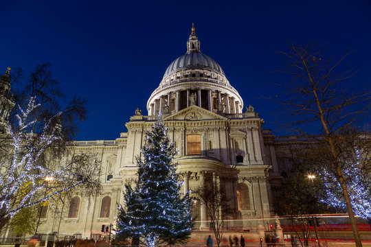 St Pauls Cathedral, London, night, festive, Christmas
