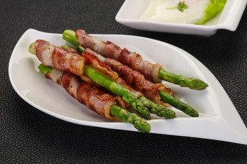 Asparagus with bacon