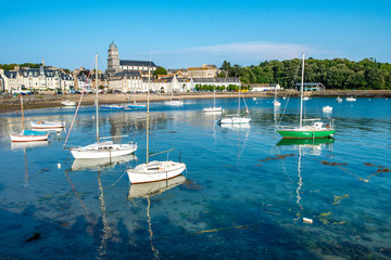 Saint Malo et bateaux - obrazy, fototapety, plakaty