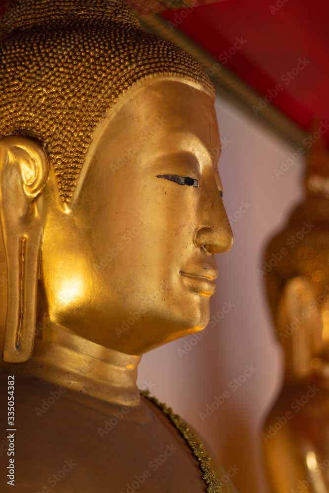 Wall mural a beautiful view of wat pho buddhist temple in bangkok, thailand.