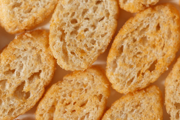 Texture lined bread crisps