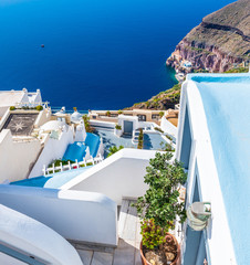 Fototapeta premium Widok z lotu ptaka na schody w Oia na wyspie Santorini w archipelagu Cyklady w Grecji