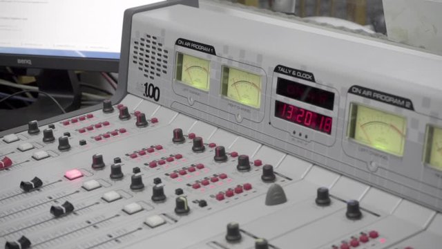 CONSOLA DE RADIO AM