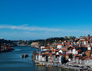 Fototapeta na wymiar On the Banks of the River Durou, Porto , Portugal