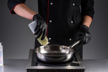 the process of cooking noodles with meat and vegetables in the restaurant kitchen