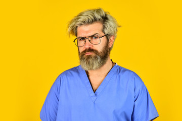 Obraz premium You can rely to this doctor. work at hospital. best quality for you. medicine is my passion. healthcare professionals. Healthcare and Medical concept. skilled and successful doctor in medical uniform