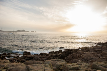 bonito atardecer junto al mar