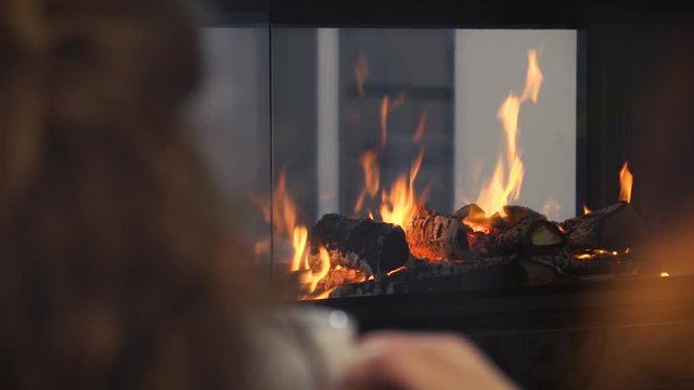 Gem&uuml;tliches Kaminfeuer