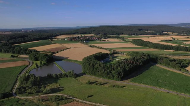 Fu&szlig;ball aus der Vogelperspektive - Drone 4K