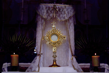 Ostensorial adoration in the catholic church - Holy Week