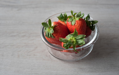 fresas fruta frutería mercado vegano 