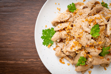 stir-fried chicken with garlic