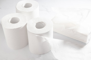 トイレットペーパー、トイレ、紙、日用品、ティッシュ