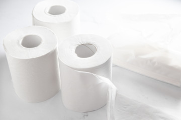 トイレットペーパー、トイレ、紙、日用品、ティッシュ