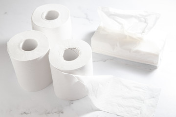 トイレットペーパー、トイレ、紙、日用品、ティッシュ