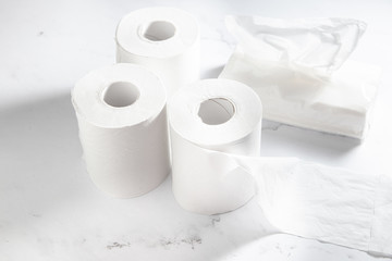 トイレットペーパー、トイレ、紙、日用品、ティッシュ