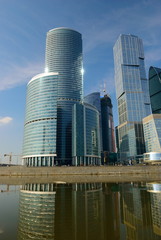 Obraz premium Wieżowce w centrum biznesowym