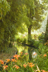 フランス　ジヴェルニー　モネの家と庭の風景