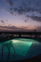 ナイル川クルーズ　アマルコ2号の船上プール