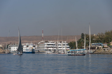 Fototapeta premium アスワン ナイル川の風景