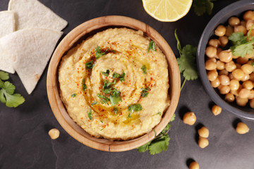 hummus with olives and pita bread