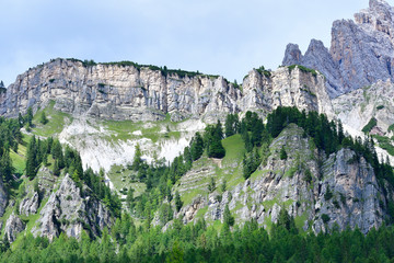Fototapeta na wymiar Die Berge um Cortina d’Ampezzo in Italien 