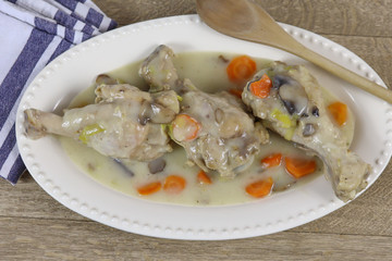 blanquette de dinde dans un plat