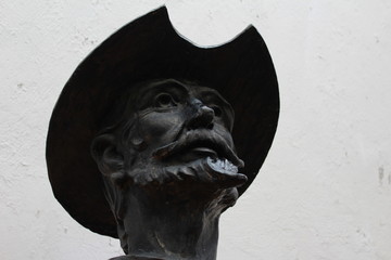 Don quijote de la mancha busto