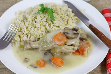 blanquette de dinde dans un plat