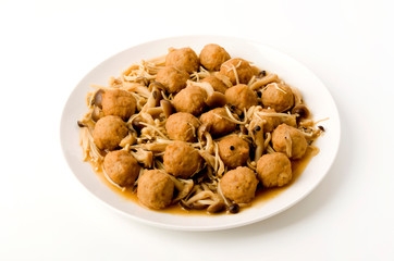 鶏肉団子と茸のおかず