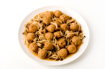 鶏肉団子と茸のおかず