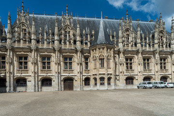 Fototapeta premium Justizpalast in Rouen