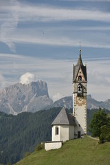 Fototapeta na wymiar church in the mountains
