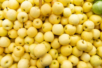 yellow apples on the market