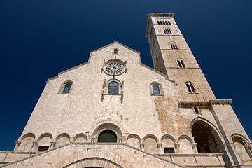 Obraz premium Panoramic view of the Romanesque cathedral of Trani in Puglia, Italy.