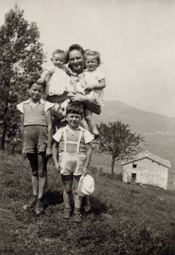 FOTO ANTICA CON MADRE E QUATTRO FIGLI