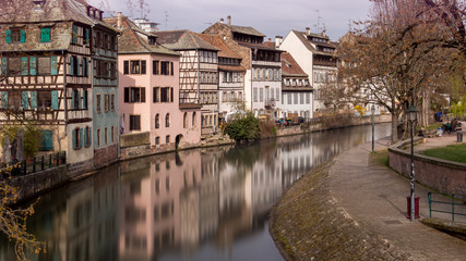 Fototapeta na wymiar A long exposure in the Petite France in Strasbourg 