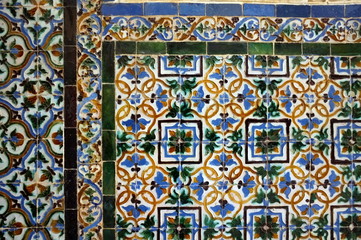 mosaico colorato spagnolo nella città di Siviglia 