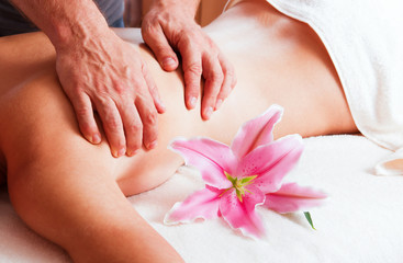 Obraz na płótnie Canvas Massage body women in spa. Man hands treatment.