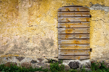 Old yellow wall