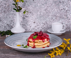 pancakes with strawberry