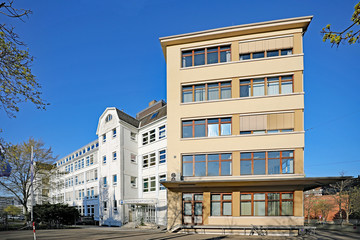 Technologiefarbrik in KA