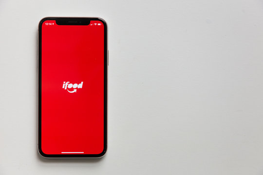 Ilustrative Editorial of iFood.