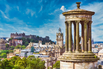 Panoramic view of the city of Edinburgh in Scotland