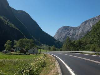 Fototapeta na wymiar On the Road in Norway