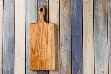 Traditional wooden chopping board made with the quality cut of woods. Suitable for cutting any type of foods and recommended for food presentation or plating.