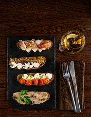 bruschetta set for wine