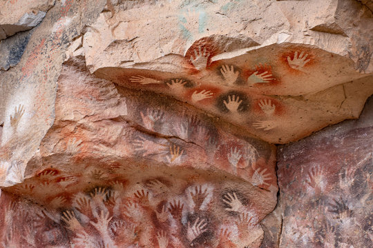 pared de monta&ntilde;a con grabado