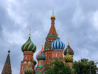 Fototapeta na wymiar Saint Basile's Church in the red square of Moscow