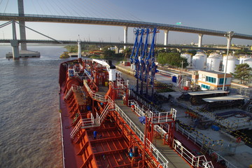 Vessel toward the bridge